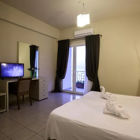 Hotel Eviana 3*