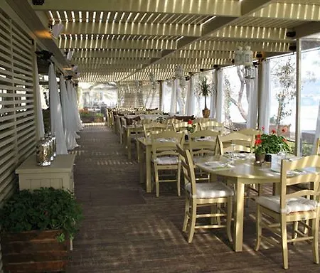 Eviana Hotel 3*